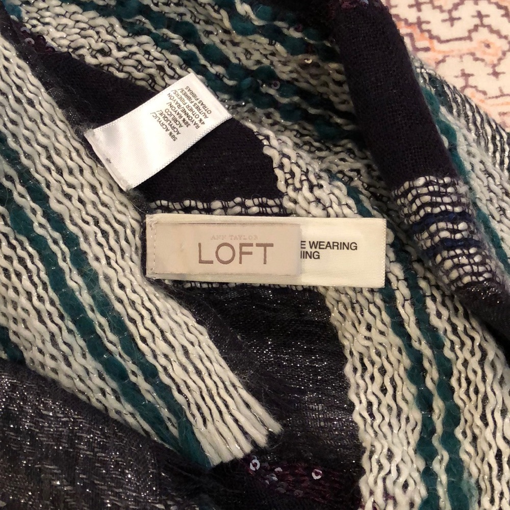 LOFT scarf - Picture 4 of 5